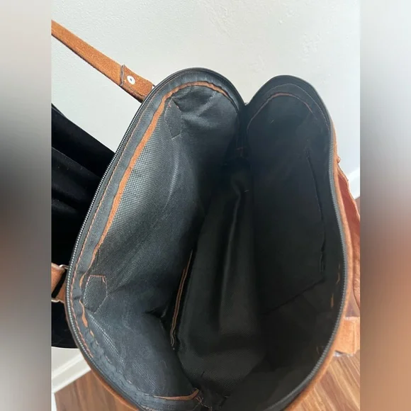 Handcrafted embroidered Floral Purse - Picture 8 of 11